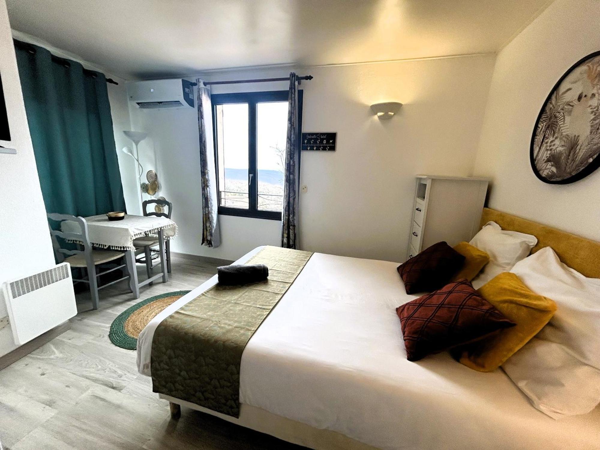 Gabrielle Hotel Aiguines Cameră foto